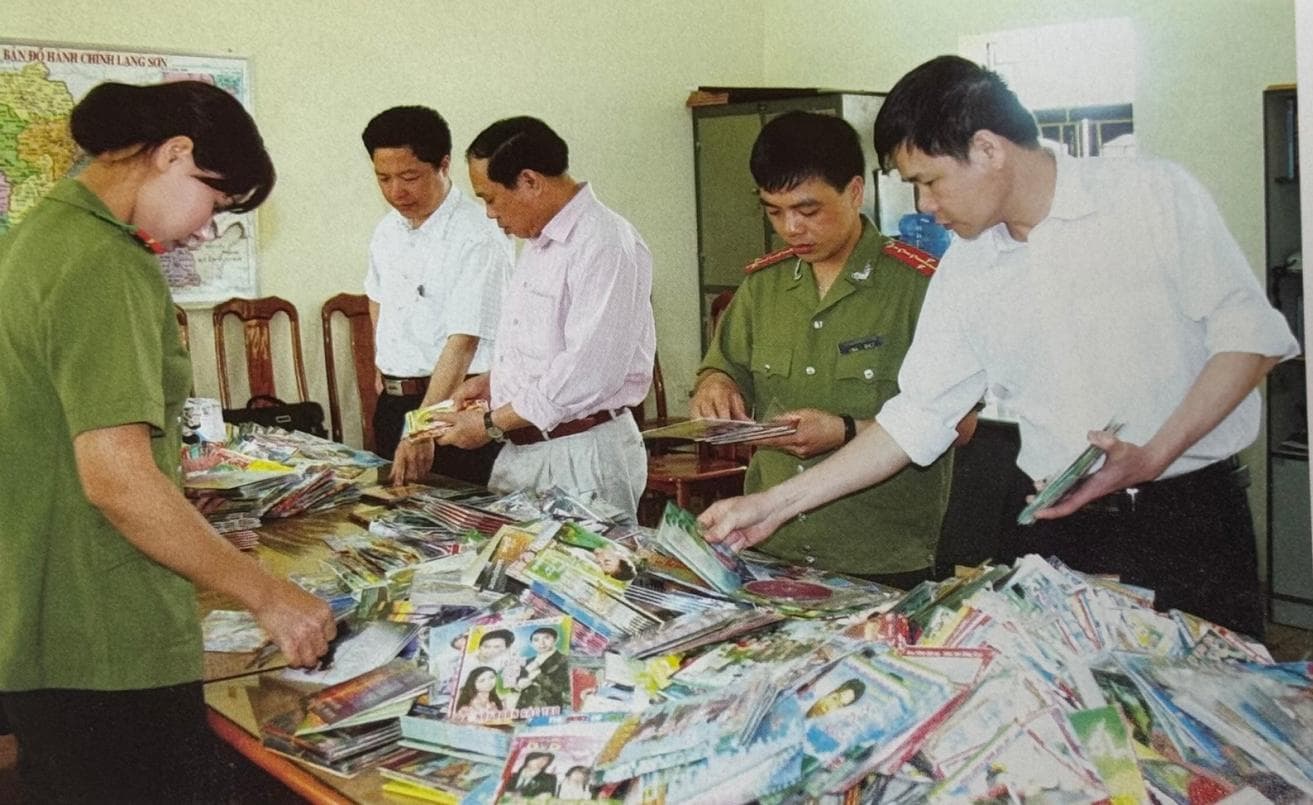 CHIẾN CÔNG 63. LỰC LƯỢNG AN NINH CÔNG AN TỈNH LẠNG SƠN THU GIỮ HƠN 10.000 BĂNG ĐĨA LẬU (NGÀY 20/4/2011)